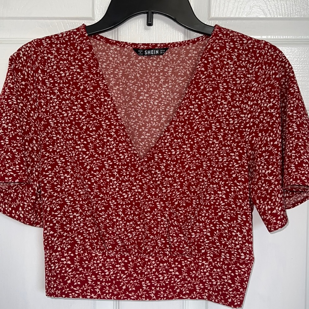 Dark red crop top, Size M